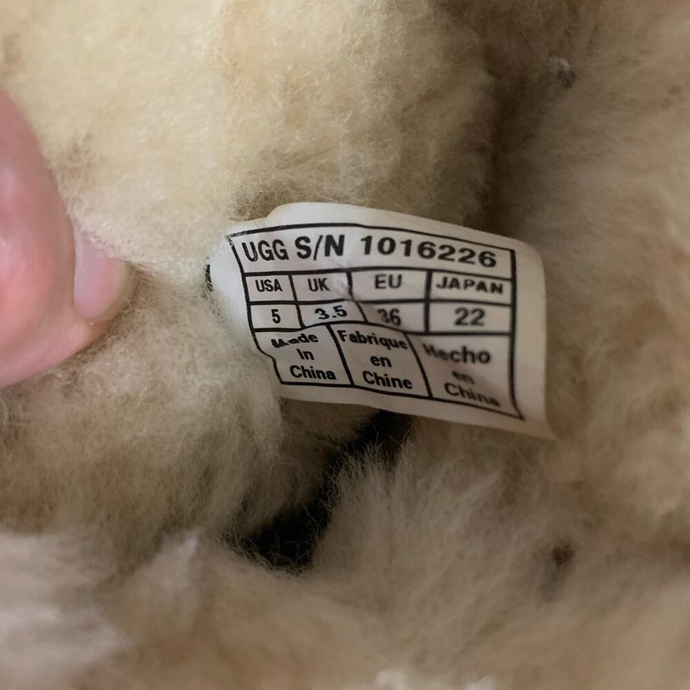 UGG Classic Bailey Button II Booties Chestnut Tan… - image 11